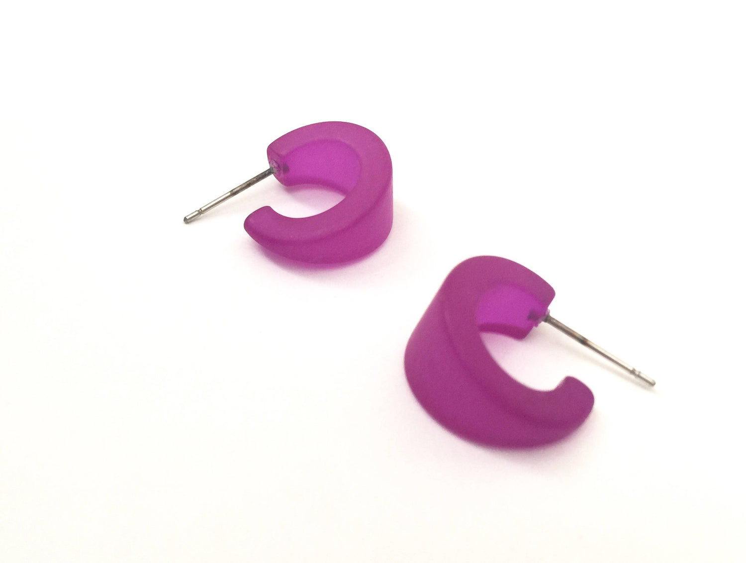 violet small hoops