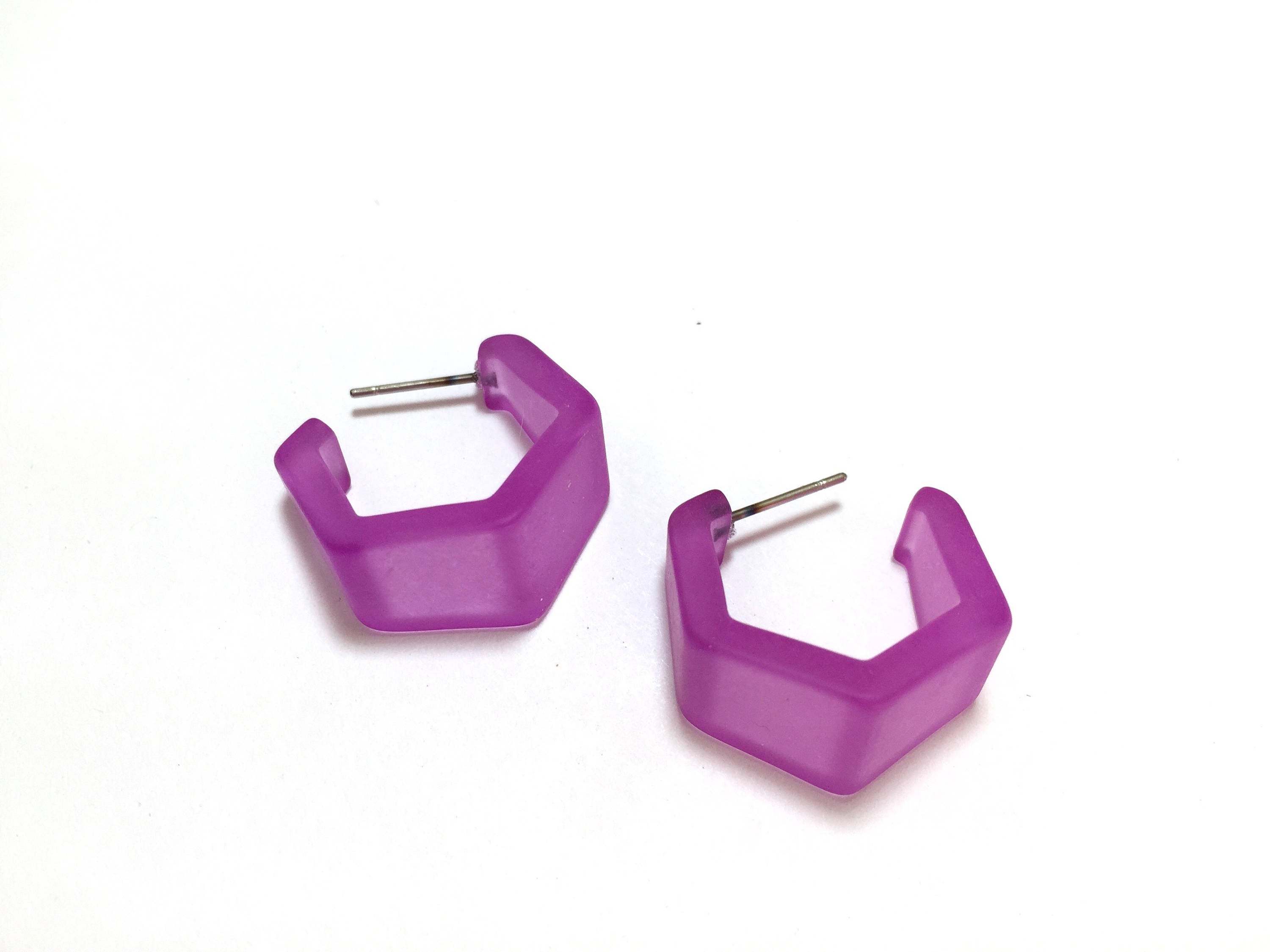 violet faceted earrings