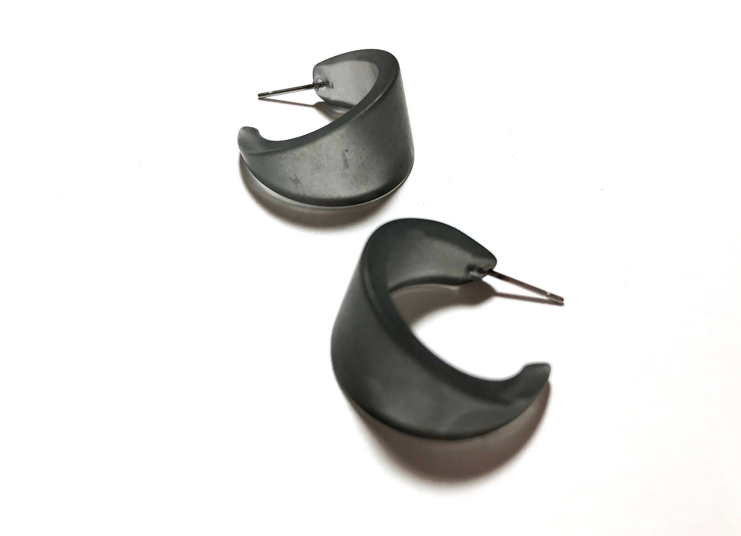 small grey marilyn hoop earrings