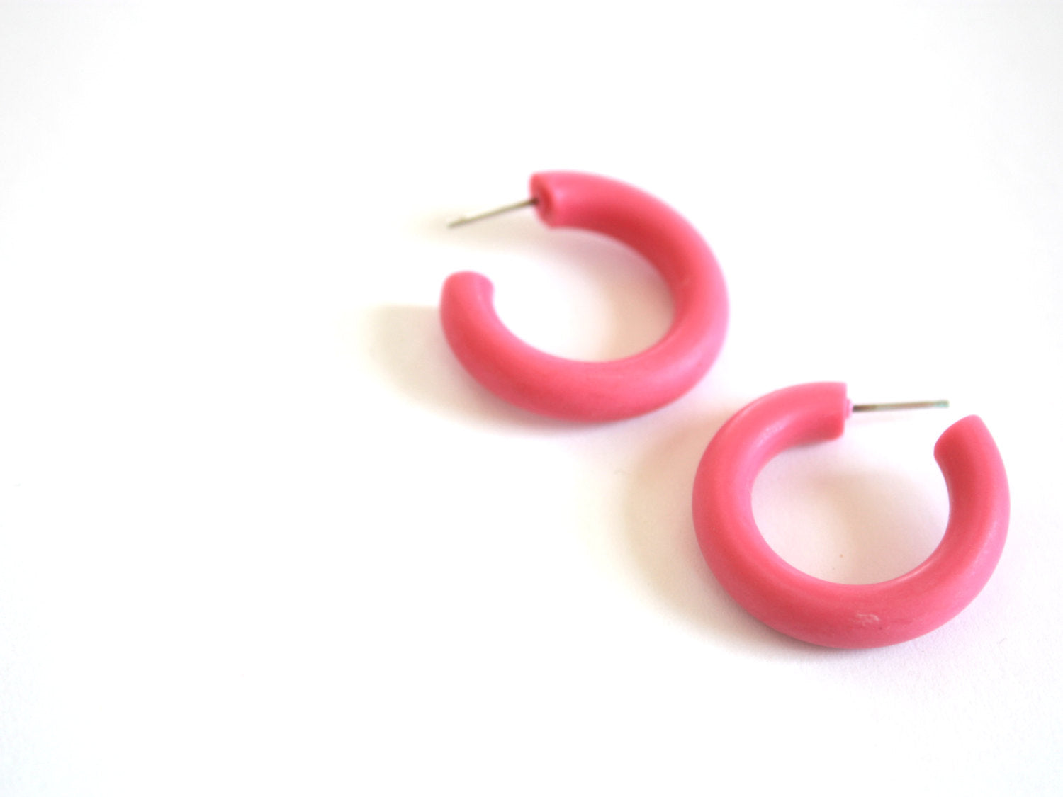 dark pink tube hoops