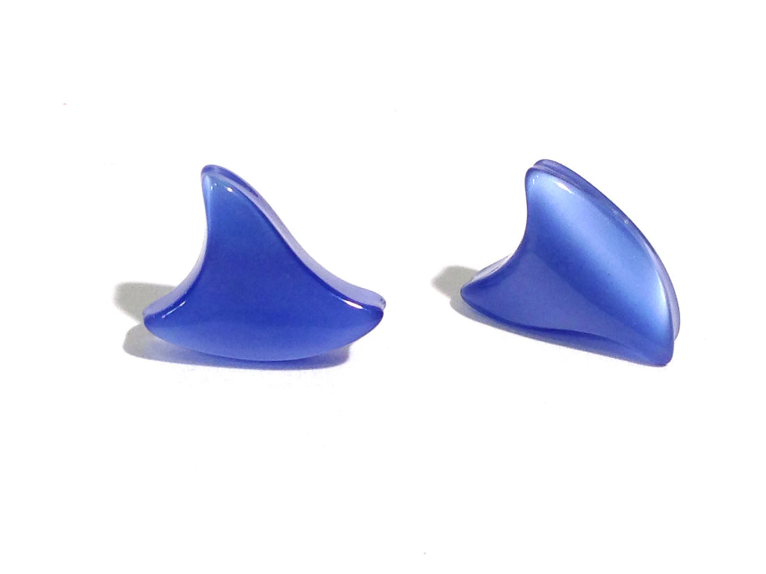 Sapphire Blue Moonglow Swirl Deco Shark Fin Stud Earrings