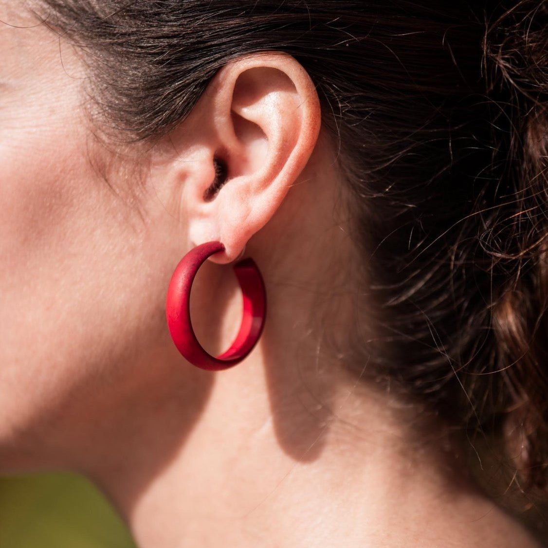 Dark Cherry Red Marbled Matte Lucite Midi Hoop Earrings