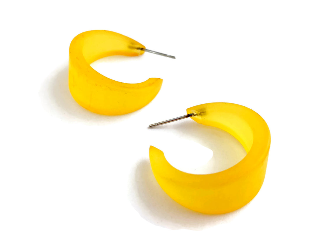 tapered yellow hoops